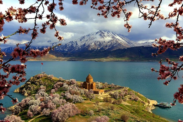 Van & Doğubeyazıt Turu – Tarih ve Doğa İç İçe